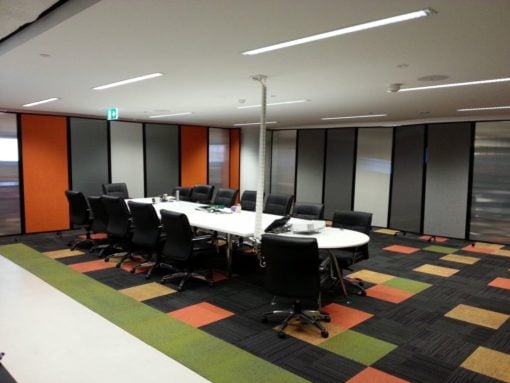 Creating Instant Collaborative Workspaces Using Mobile Office Partitions
