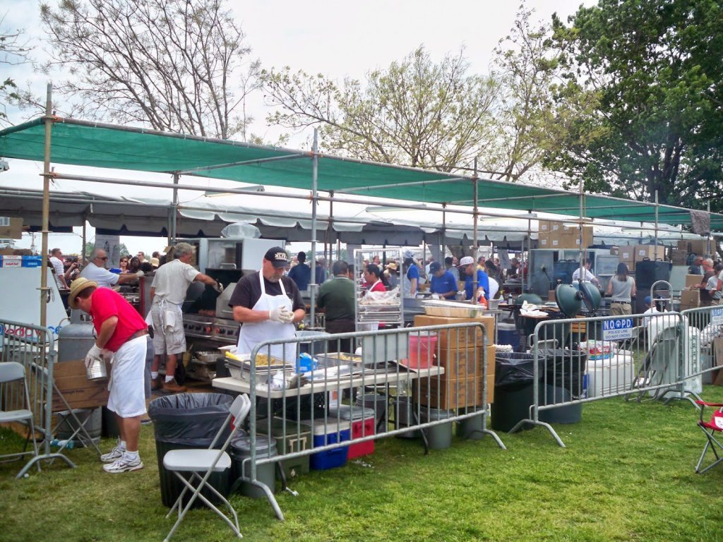 Hiding a Messy Onsite Kitchen Using Mobile Room Dividers