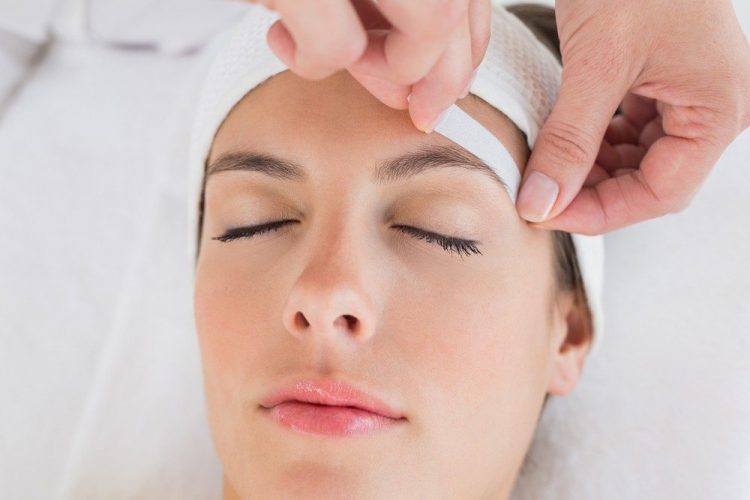 Using mobile room dividers to create ideal treatment rooms in any salon