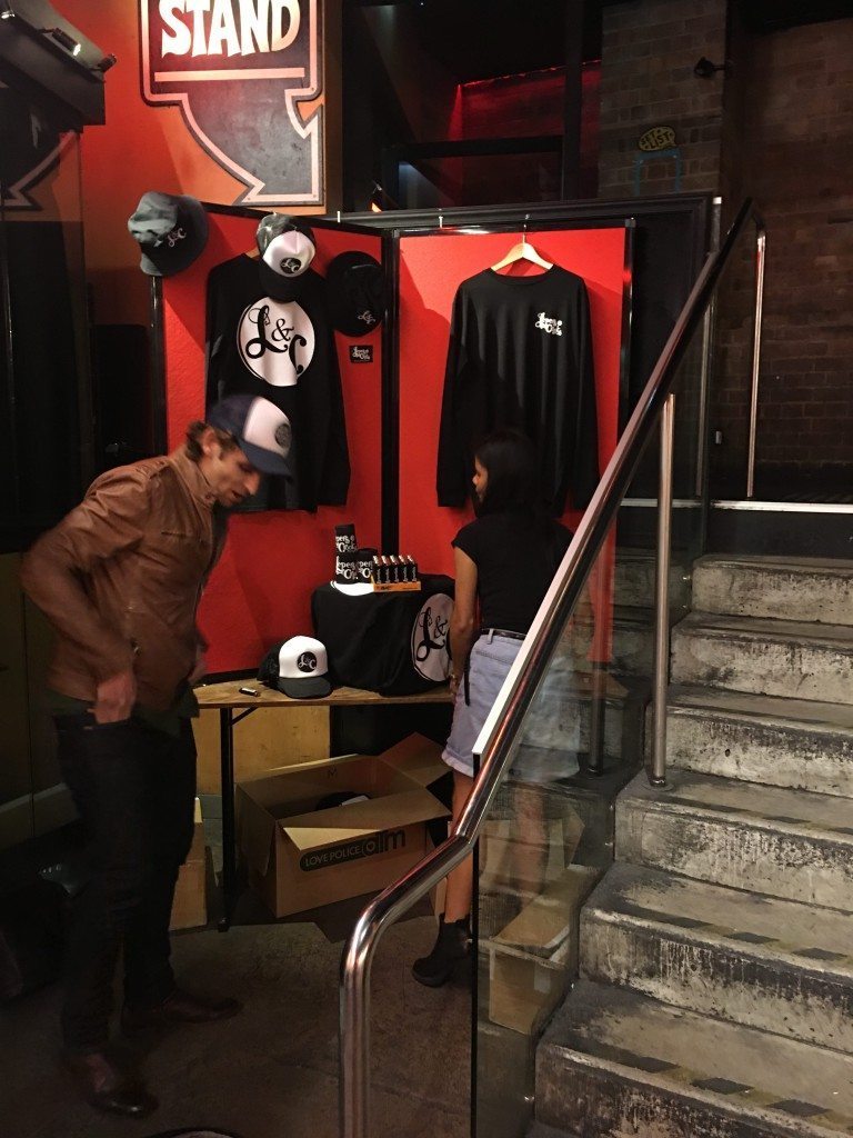 Pop Up Merchandising Display for Bands- portable partiton