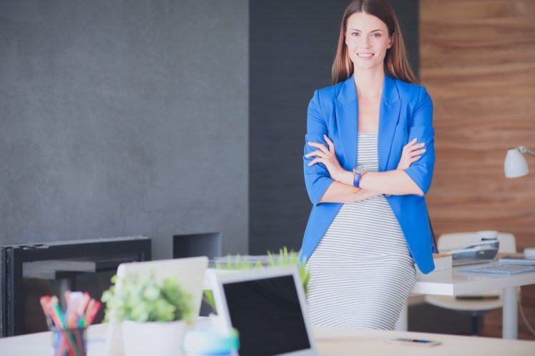 Sitting vs Standing Desks: Finding the right balance- portable partition