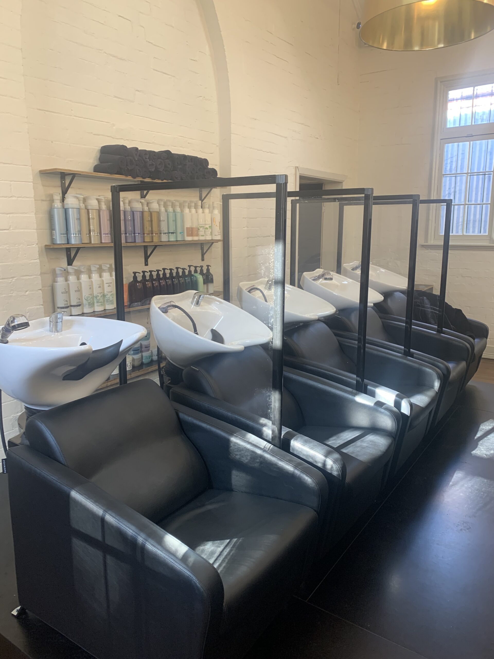 Single Floor-Standing Screen - black frame salon Salon Protection Screen, floorstanding, perspex with black frame
